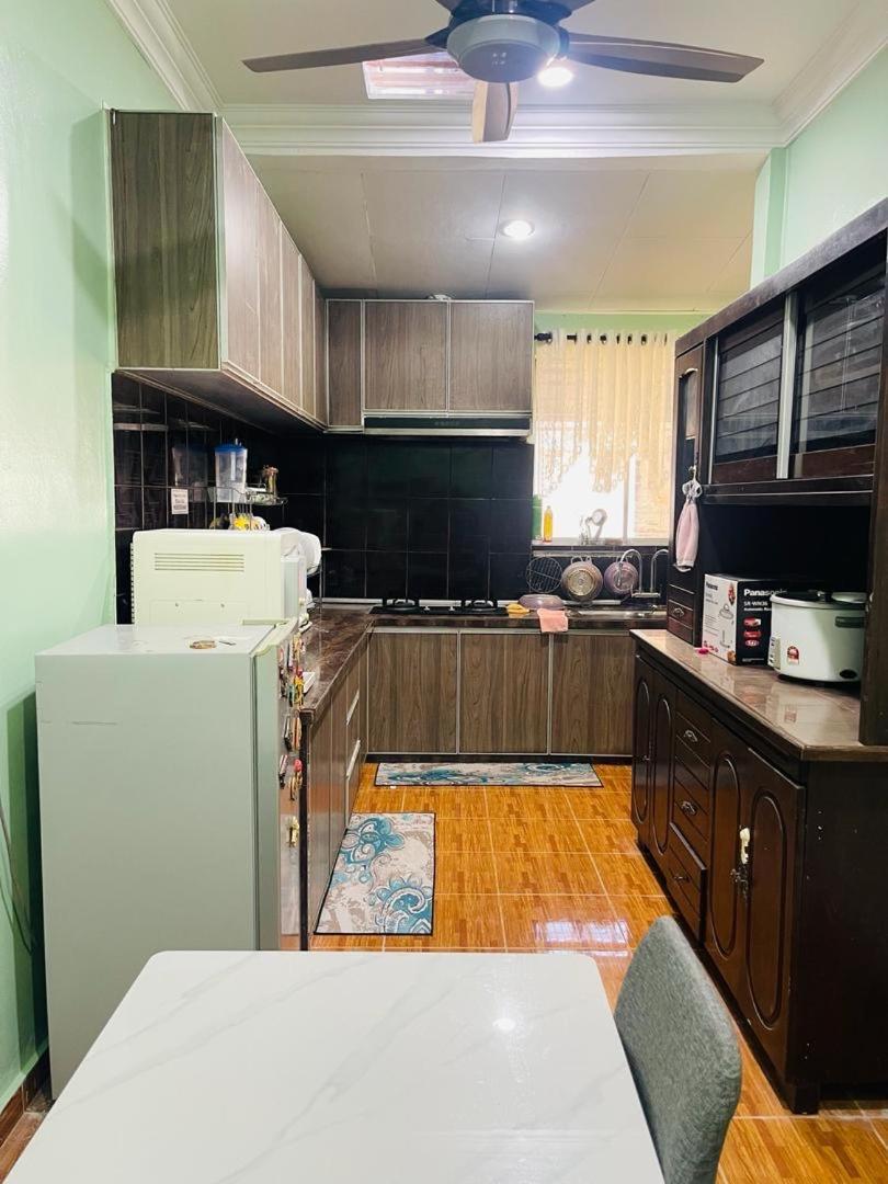 Mak Kuntum Homestay Sungai Petani Exteriör bild