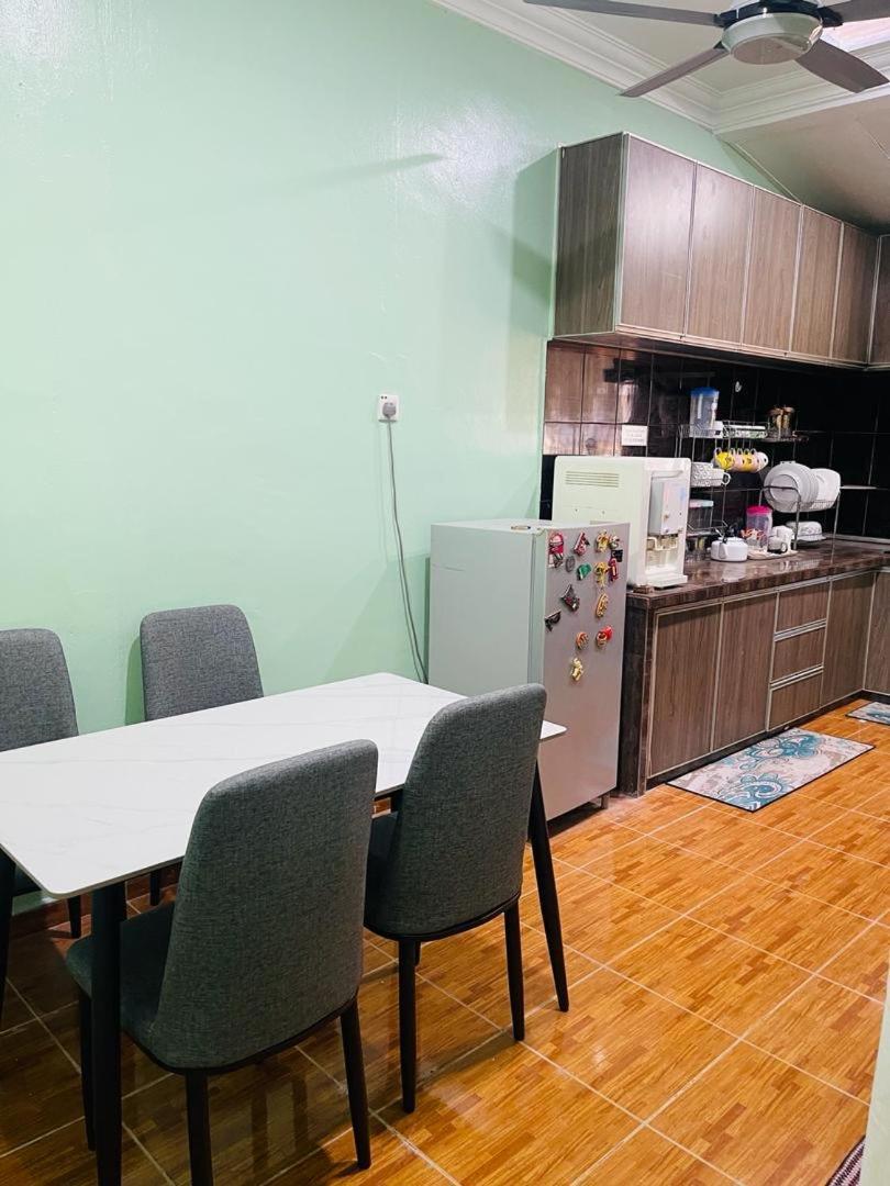 Mak Kuntum Homestay Sungai Petani Exteriör bild
